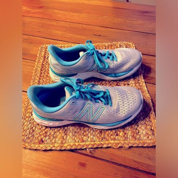 New Balance Women's Blue Running Shoes; Size 10; GREAT CONDITION - Picture 7 of 14